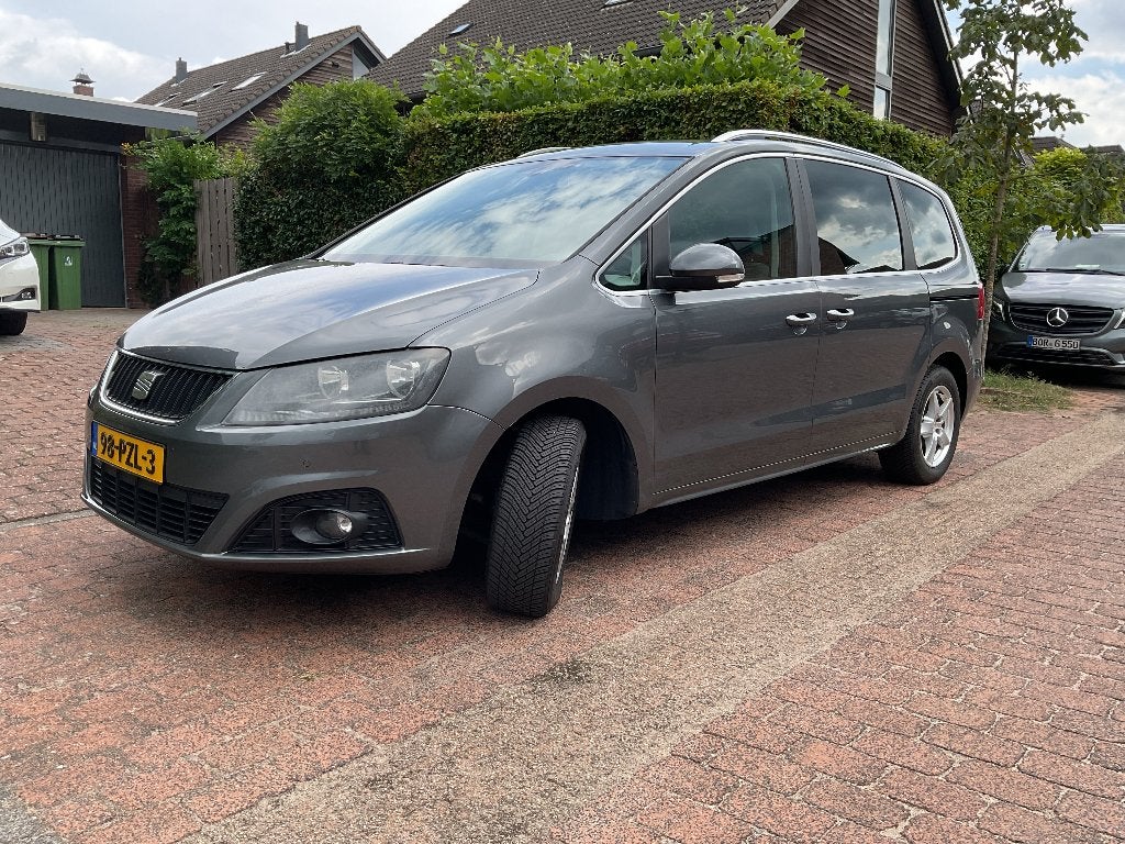 Seat Alhambra 1.4 TSI 7 Pers. 150PK 2011, Voorwielaandrijving, Stof, 1800 kg, Beige