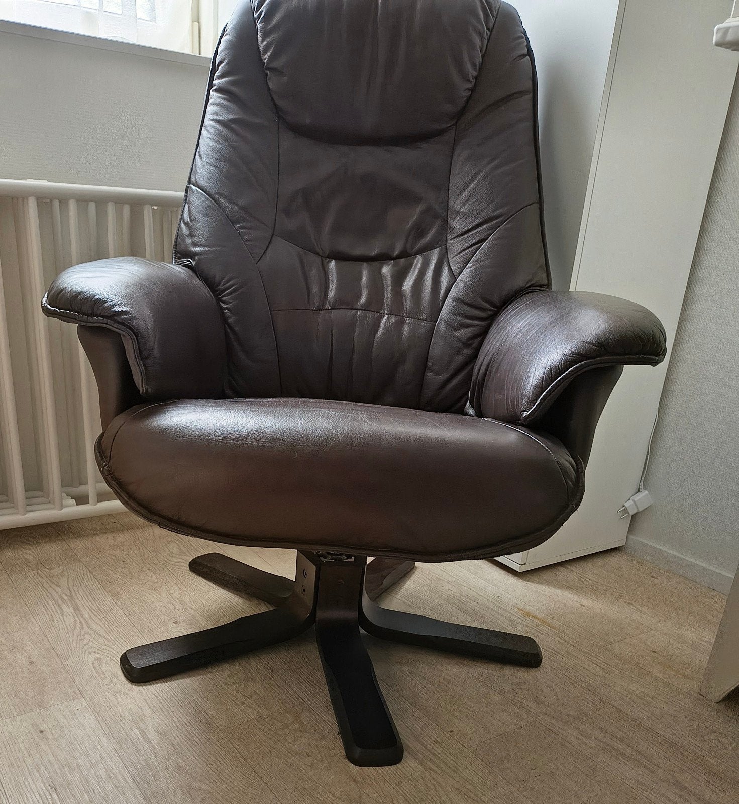 Comfortabele bruine leren relaxfauteuil