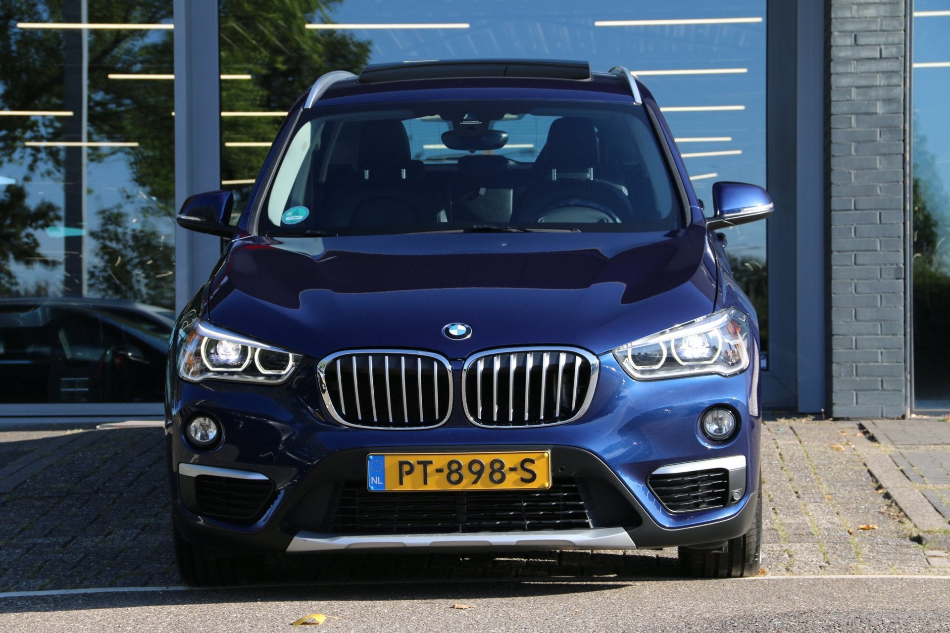 BMW X1 XDrive20i High Executive PANO-DAK TREKHAAK CAMERA!, 1998 cc, Gebruikt, Euro 6, 2000 kg
