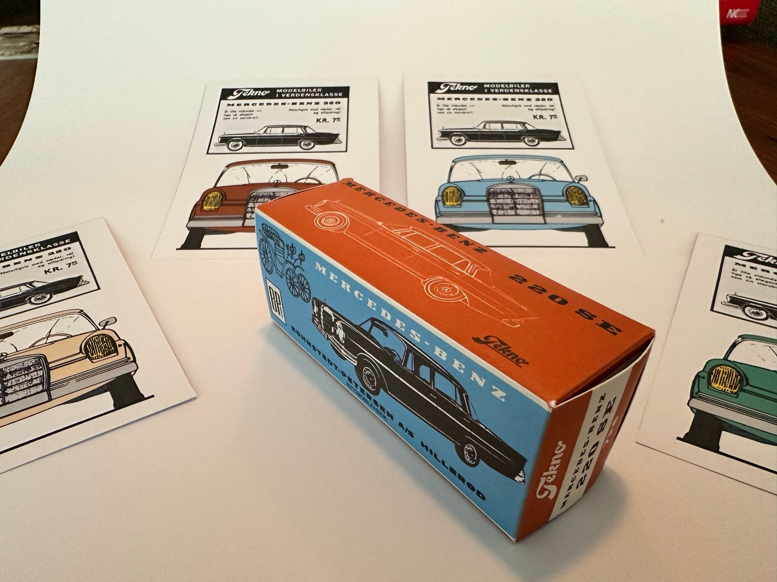 Tekno Mercedes-Benz Tradeboxes, Hobby en Vrije tijd, Modelauto's | 1:43, Verzenden, Zo goed als nieuw, Auto, Overige merken