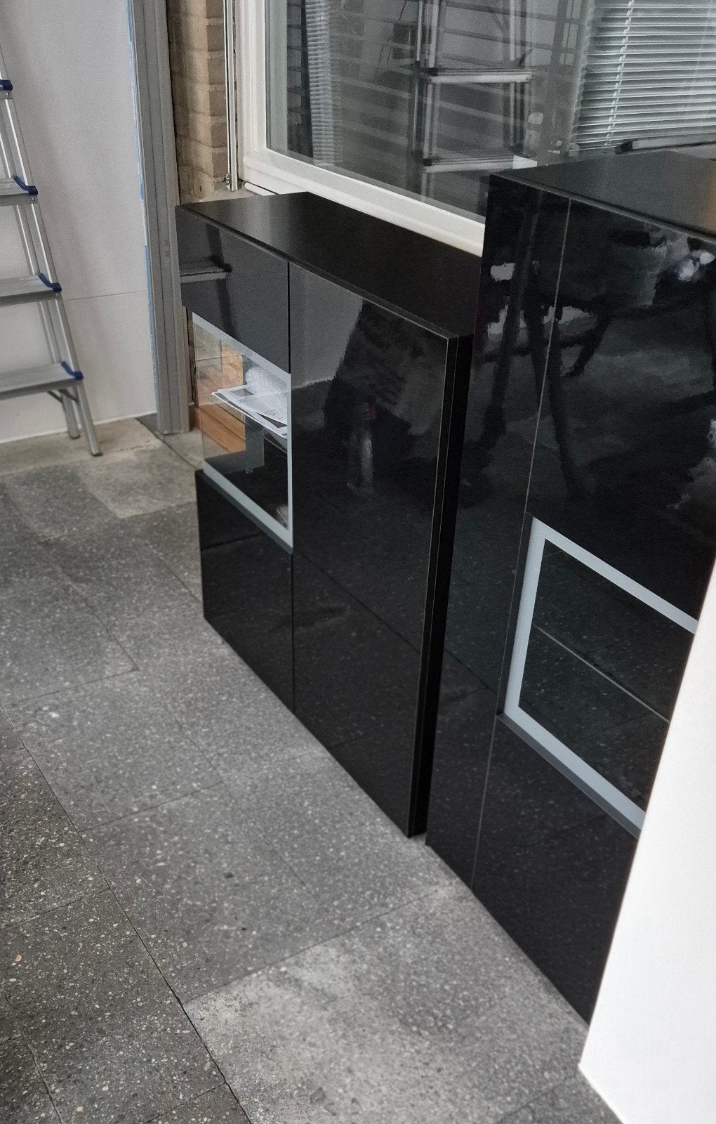 Vitrine kast set, Ophalen