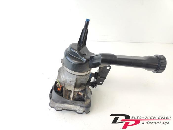 Stuurbekrachtiging Pomp van een Peugeot 308