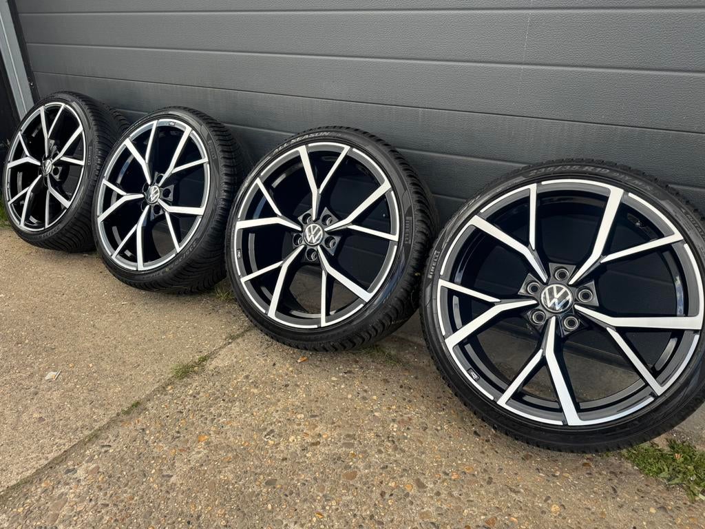 Originele Volkswagen Golf 8 Estoril R velgen GTI,GTD,GTE, Auto-onderdelen, Banden en Velgen, 19 inch, Gebruikt, Banden en Velgen