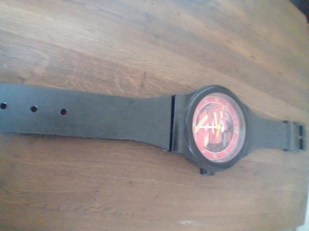 Disney Cars Lightning McQueen Horloge, Ophalen of Verzenden, Zo goed als nieuw, Analoog, Wandklok