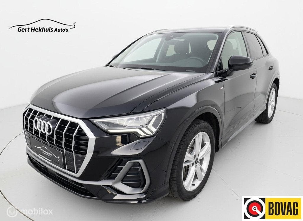 Audi Q3 45 TFSI e S Line I 19 Inch I Camera I Sonos I, Auto's, Audi, Stof, Gebruikt, Zwart, 150 pk