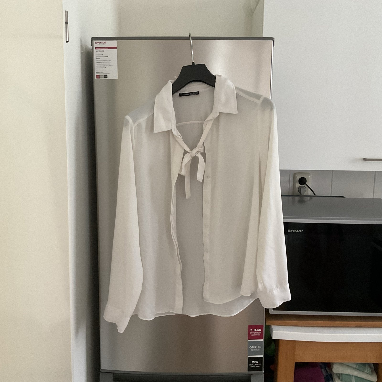 Witte blouse met strikdetail - Atmosphere, Kleding | Dames, Blouses en Tunieken, Ophalen of Verzenden, Zo goed als nieuw, Maat 42/44 (L)