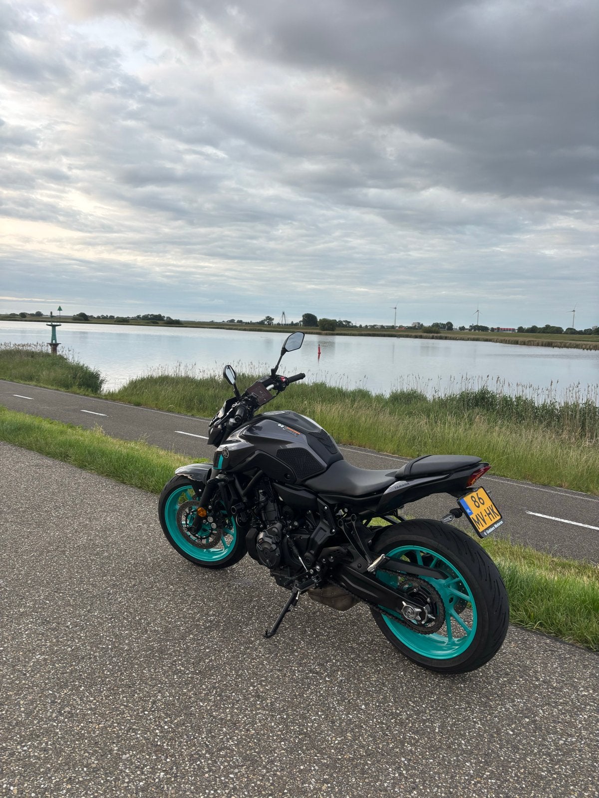 Yamaha MT-07 - Verlaagd - quickshifter, Motoren, Motoren | Yamaha, 2 cilinders, LED Verlichting, Nieuw, Motorrijbewijs A