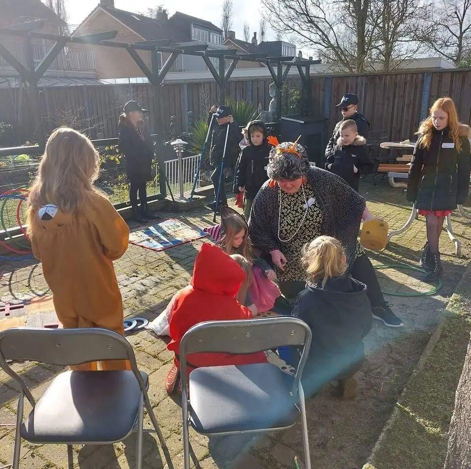Kindervermaak, Ophalen, Zo goed als nieuw
