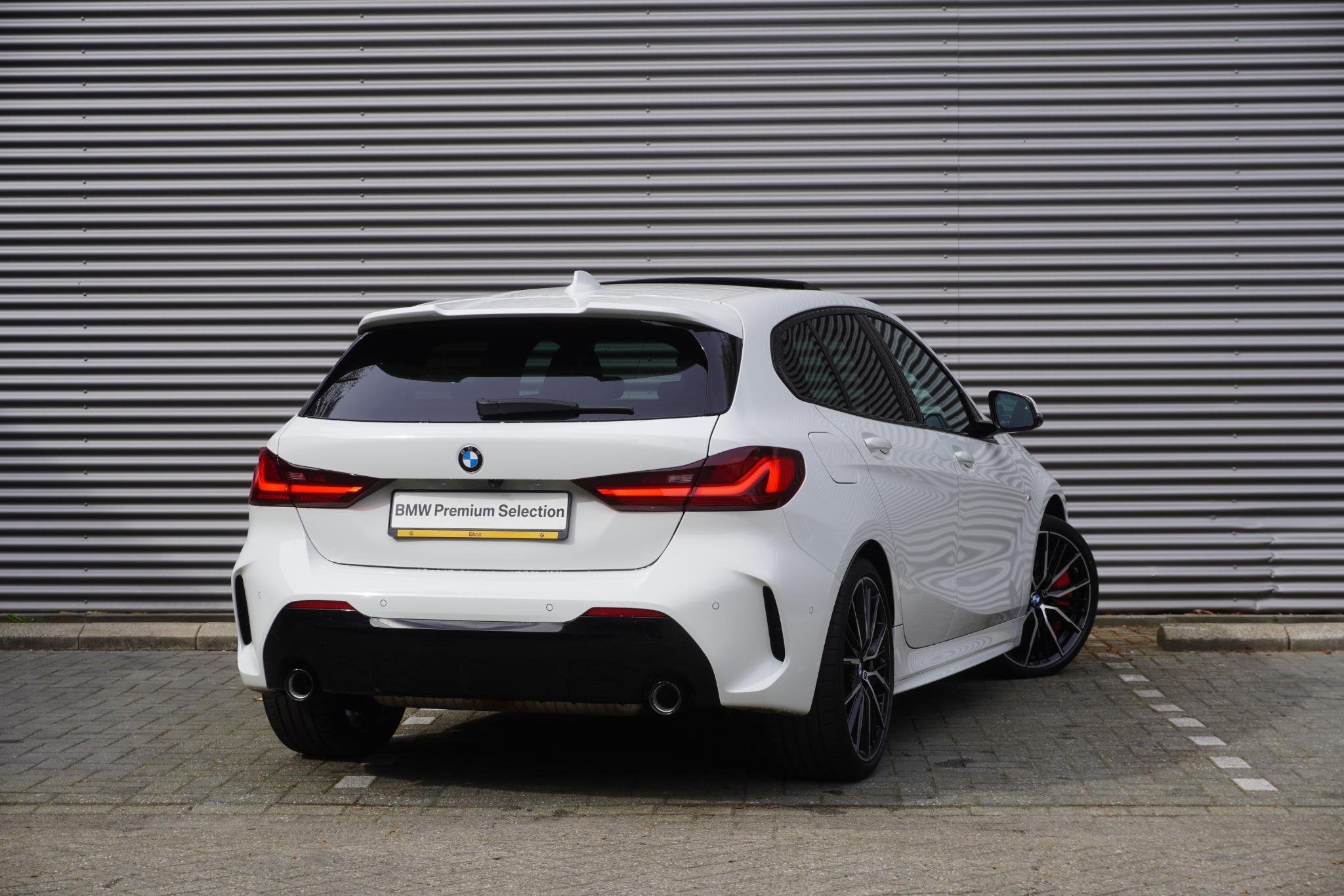 BMW 1 Serie 120i Model M Sport | High Executive | 19 inch LM, Auto's, 1998 cc, 730 kg, Gebruikt, 4 cilinders