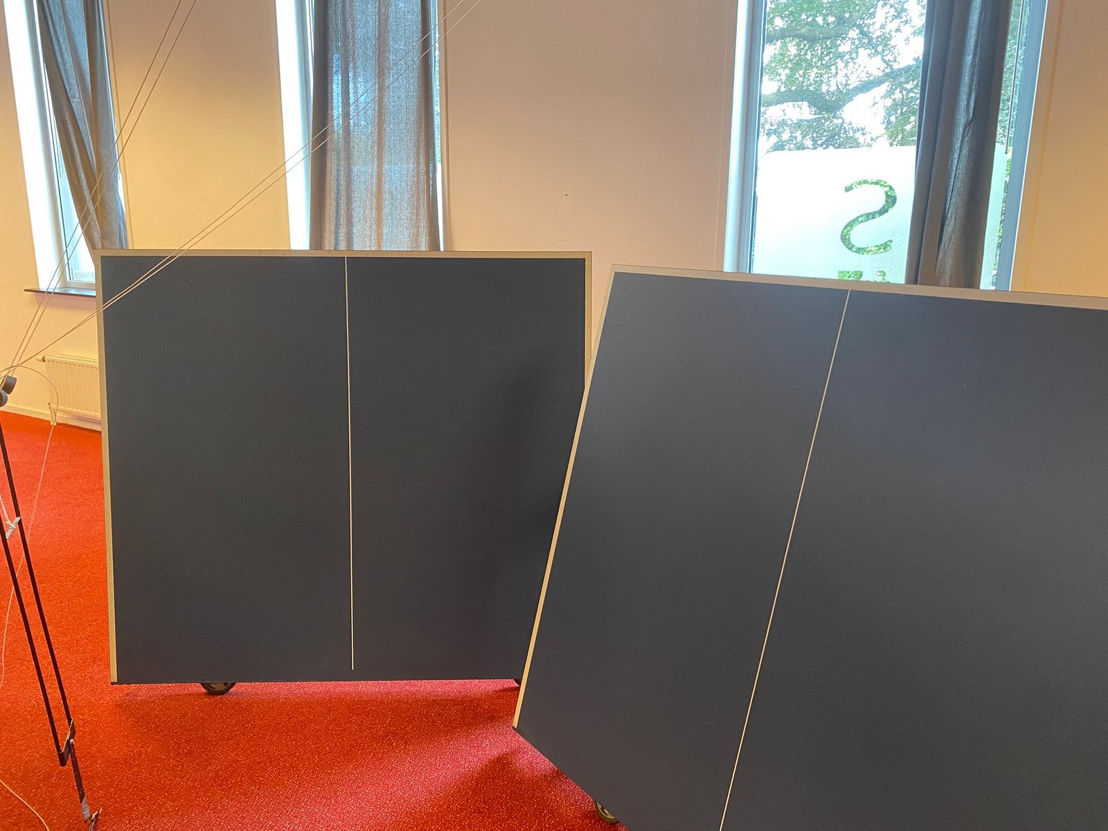 2 sponeta tafeltennistafels  wedstrijd formaat, Sport en Fitness, Tafeltennis, Ophalen, Zo goed als nieuw, Tafel Indoor, Verrijdbaar