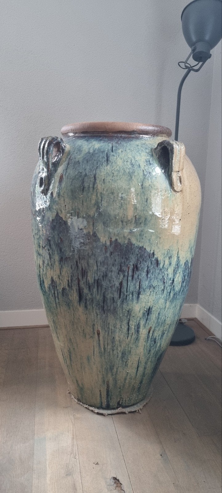 Grote decoratieve aardewerken pot/vaas  met handvatten, Ophalen