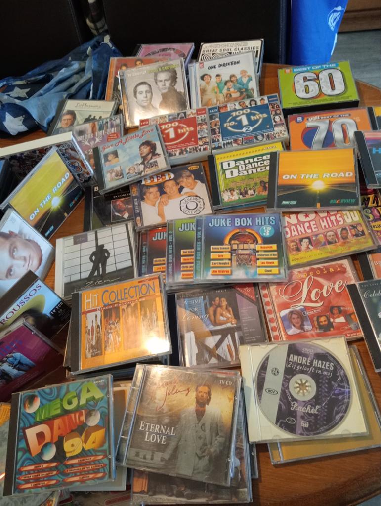 Meer dan 100 cd zijn er 60 maar zitten bij sommige meerdere, Ophalen of Verzenden, Gebruikt