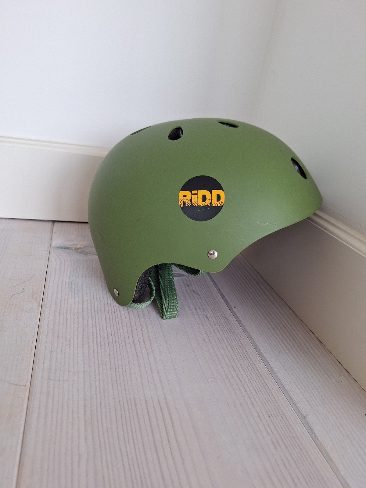 Skateboard, skeeler, fiets helm, Fietsen en Brommers, Ophalen of Verzenden, Zo goed als nieuw