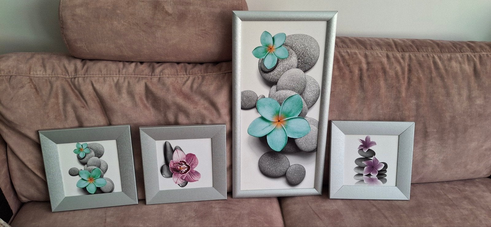 Set van 4 decoratieve schilderijen met bloemen en stenen, 50 – 75, Minder dan 50 cm, Ophalen of Verzenden, Zo goed als nieuw