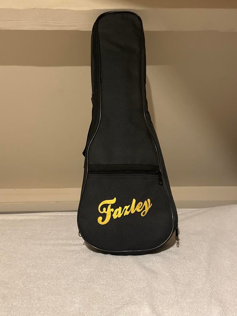 Groene Ukulele met Tas - maar een keer gebruikt, Ophalen of Verzenden, Zo goed als nieuw, Overige typen, Met koffer