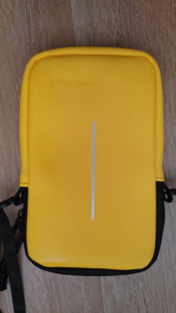 Waterdicht telefoontasje van New Rebels, Ophalen of Verzenden, Zo goed als nieuw, Geel, Overige merken