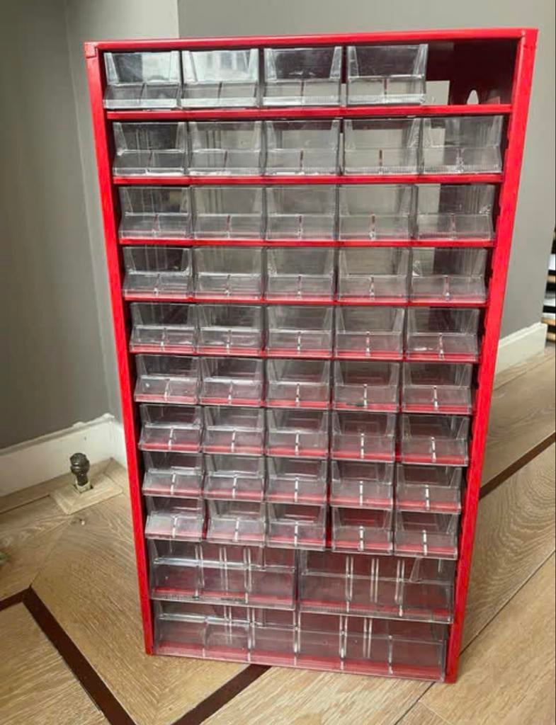 Mars Svratka onderdelenkasten: 48 bakjes en 1 met 18 bakjes, Ophalen, Gebruikt, Bak of Kist, Minder dan 50 cm