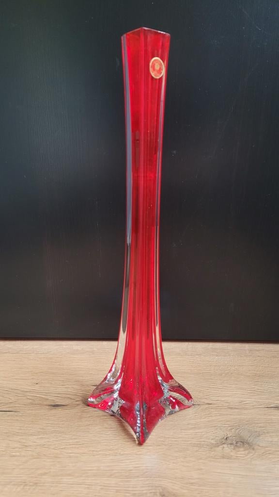 Hoge rode glazen vaas, Ophalen of Verzenden, Rood, Glas, Minder dan 50 cm