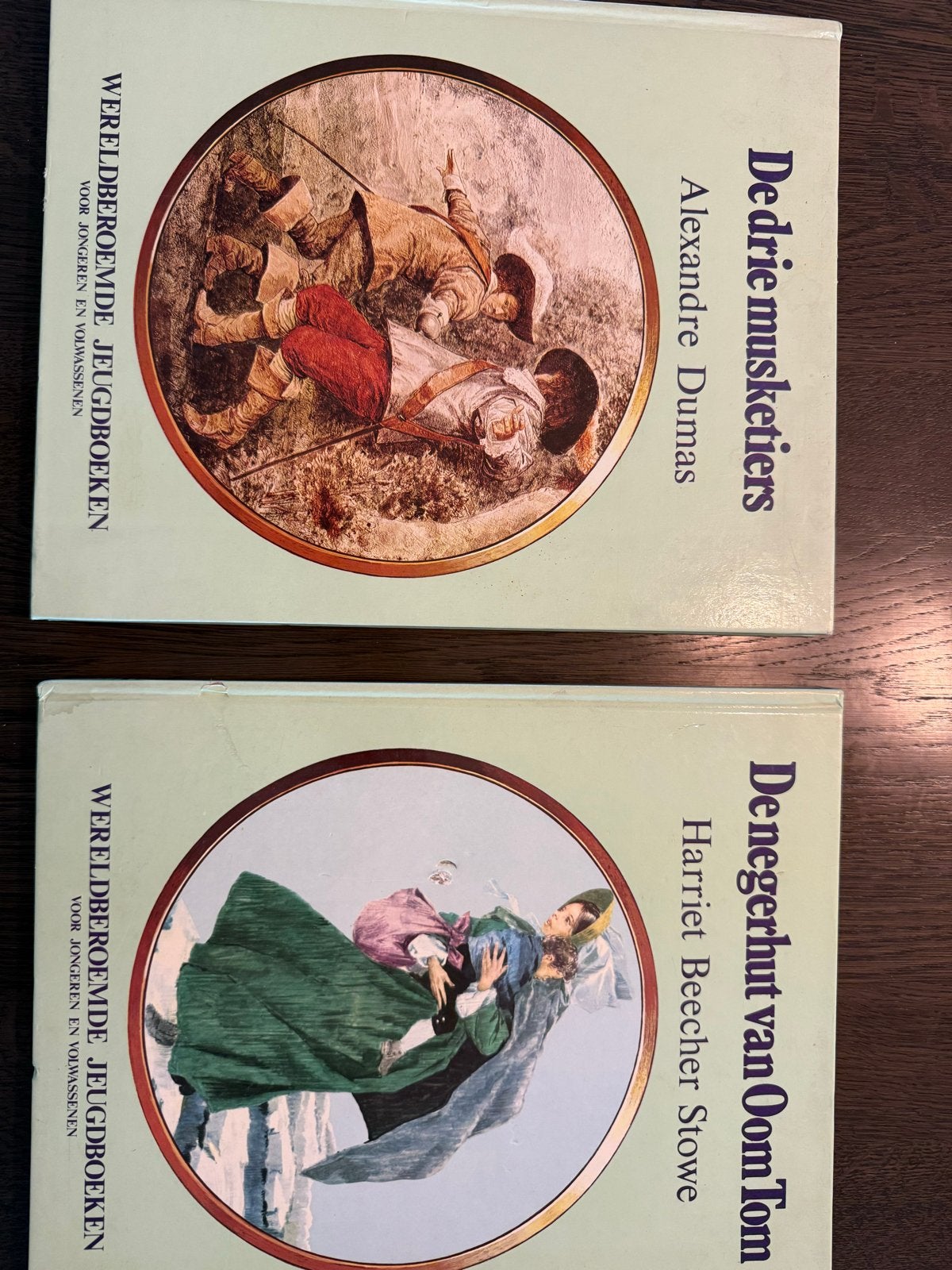 De Drie Musketiers & De Negerhut van Oom Tom - Klassieke Lee, Ophalen of Verzenden, Gelezen