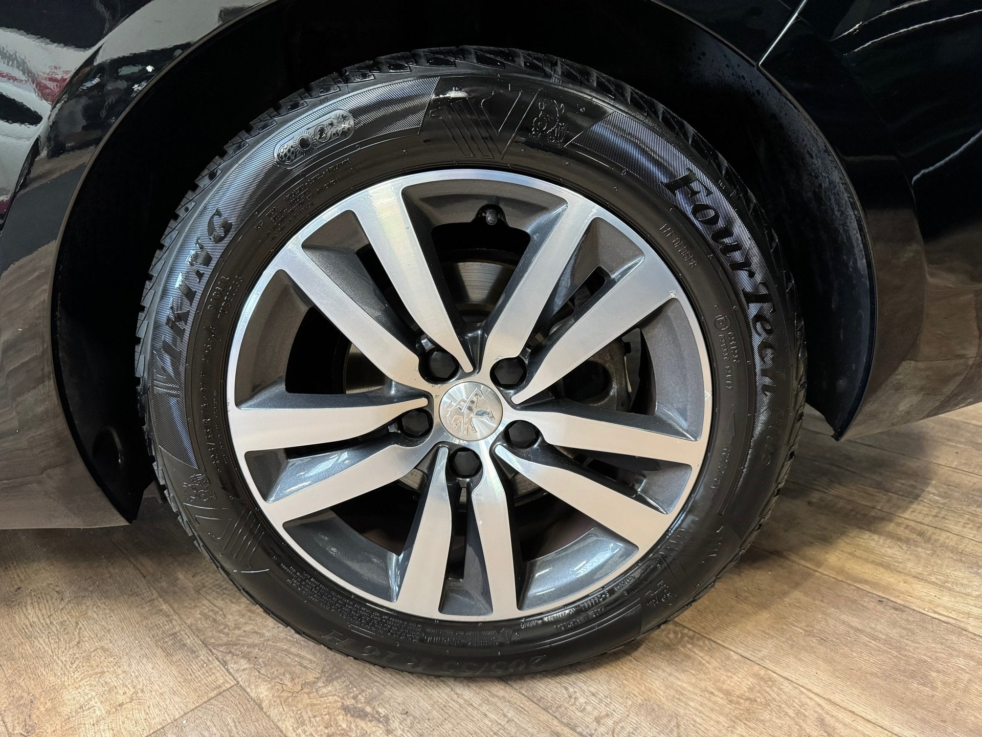 Foto 15 van Peugeot 308 SW 1.2 PureTech Blue Lease Premium / LEDER / PAN