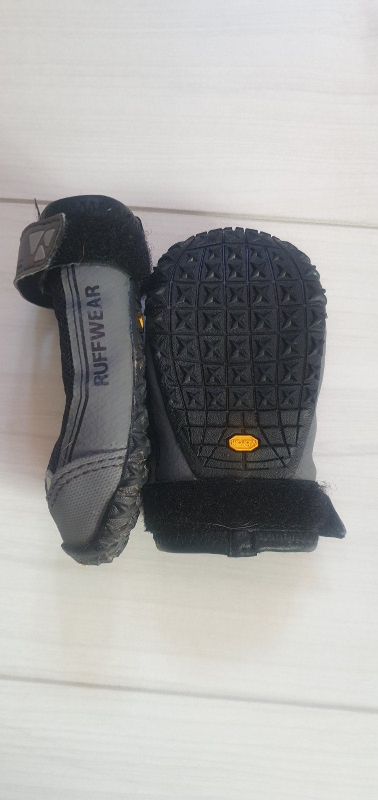 Ruffwear hondenschoenen 2,25 inch 57 mm inclusief sokken, Ophalen of Verzenden, Zo goed als nieuw