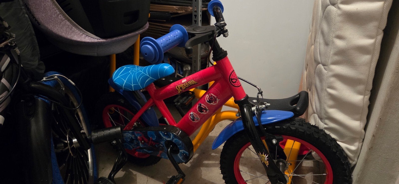 Spiderman kinderfiets, Velgrem, Ophalen of Verzenden, Spiderman, Minder dan 16 inch
