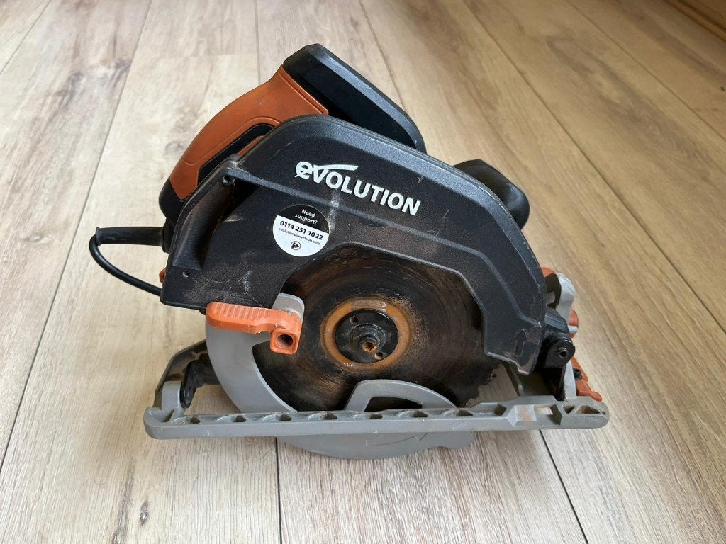 Cirkelzaag van Evolution, Doe-het-zelf en Verbouw, Gebruikt, Cirkelzaag, Ophalen of Verzenden, 30 tot 70 mm