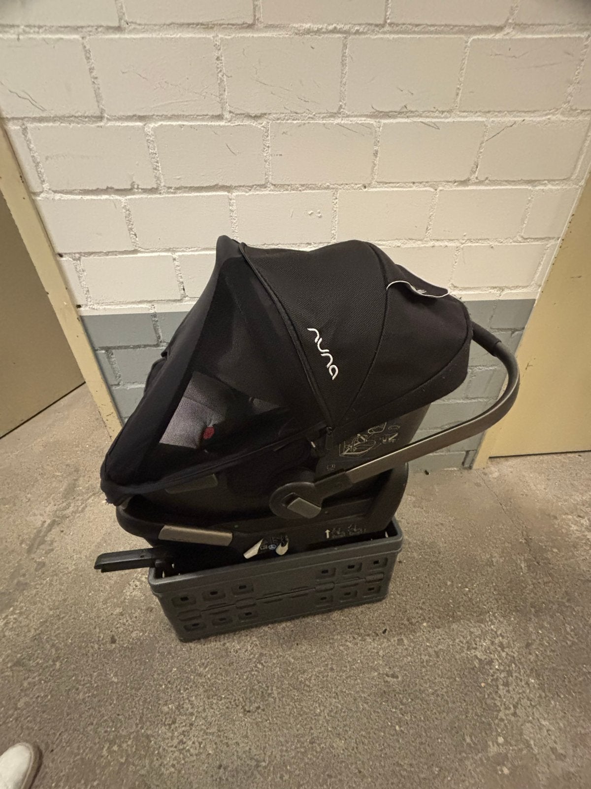 Nuna Pipa autostoel met Isofix base, Zijbescherming, Zo goed als nieuw, Isofix, 0 t/m 13 kg