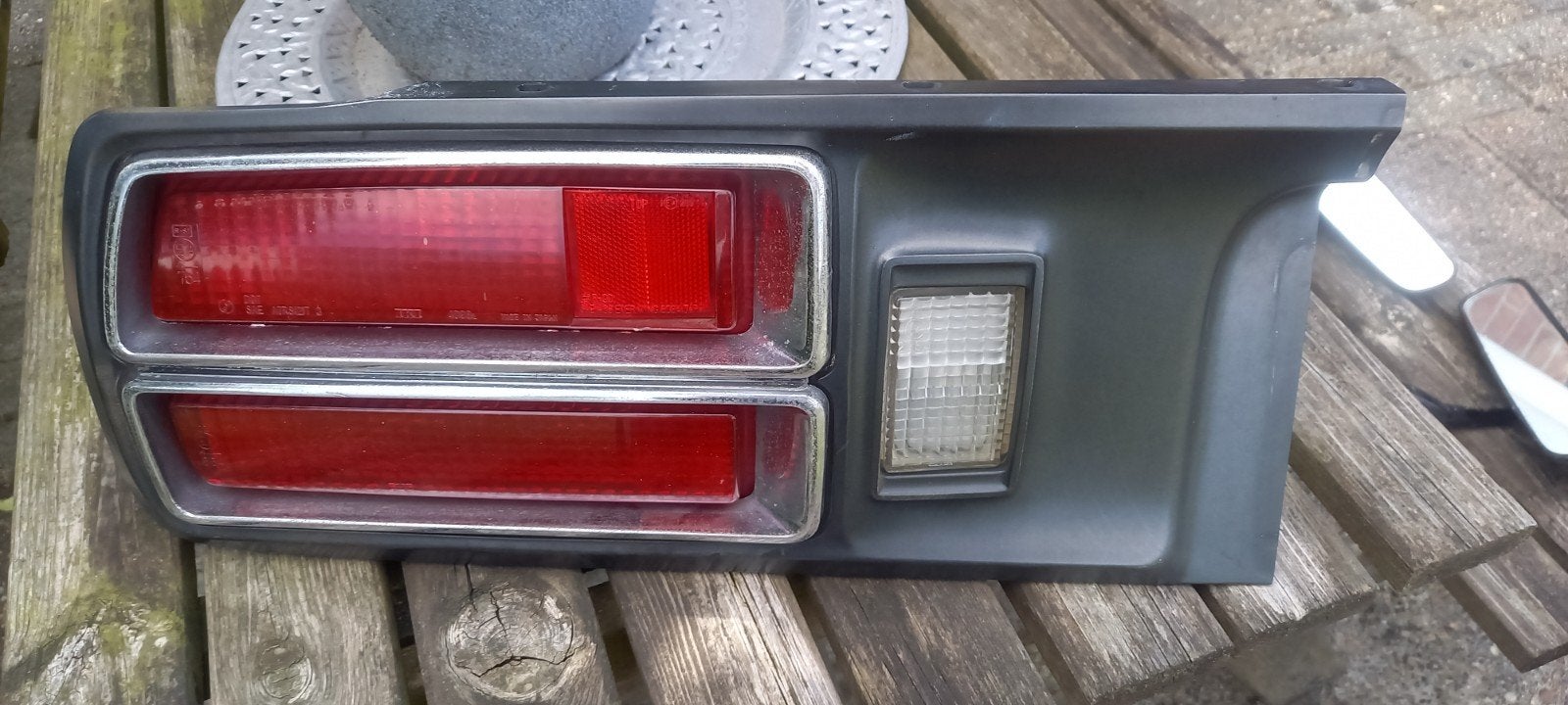 Datsun 280z linker achterlicht, Ophalen