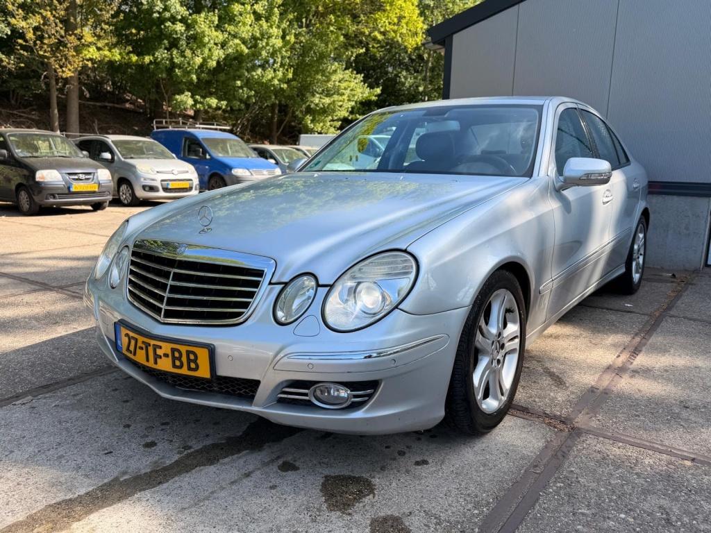 Mercedes-Benz E-Klasse 280 Avantgarde | Automaat | Clima | P, Auto's, Automaat, 232 pk, Gebruikt, Zwart