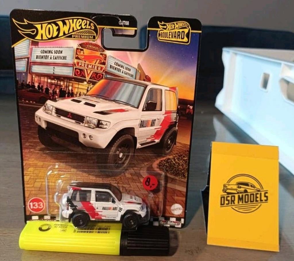 1:64 Mitsubishi Pajero Evolution HotWheels Boulevard, S, Auto, R, Nieuw