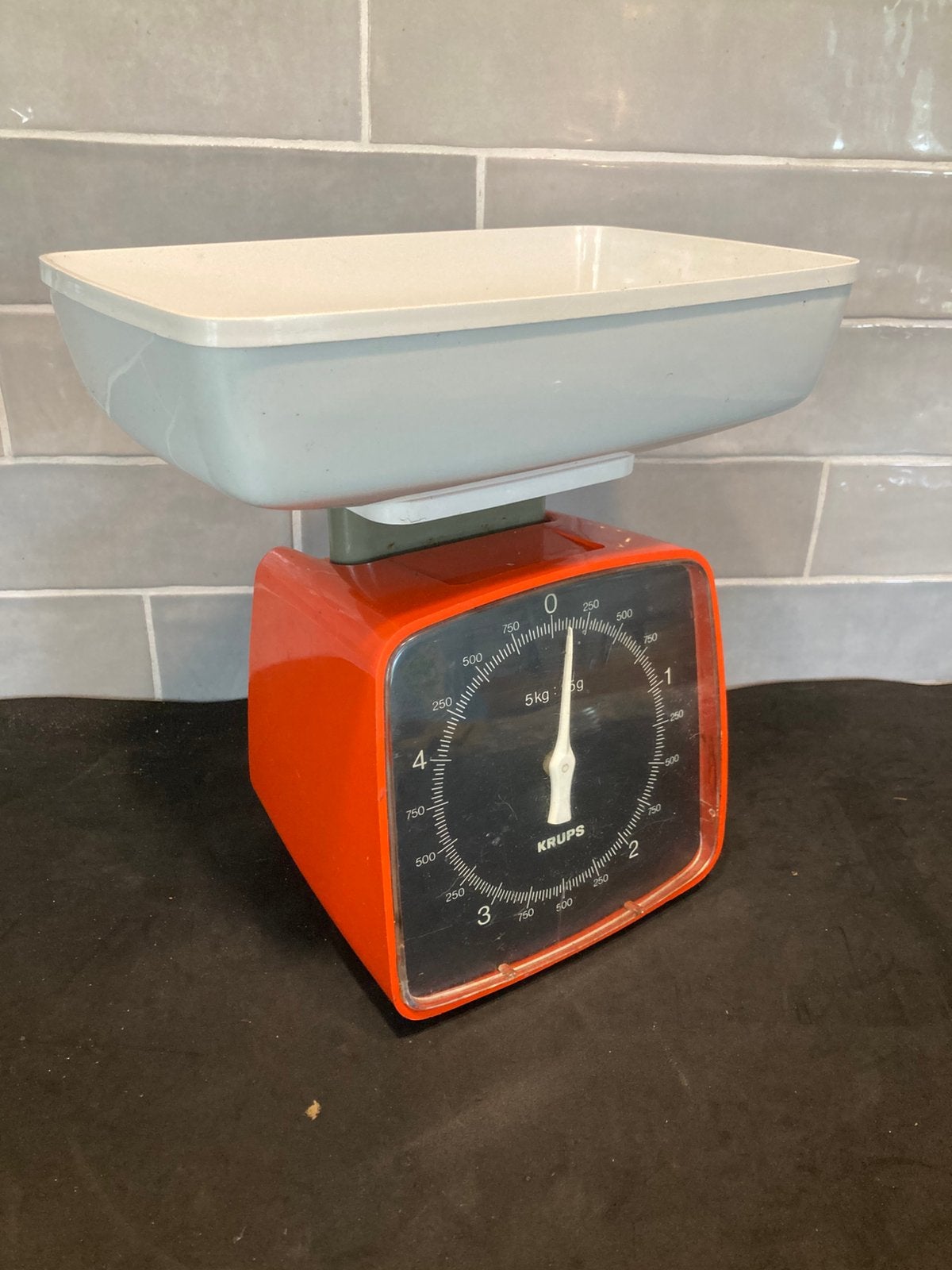 Vintage oranje Krups keukenweegschaal (300626), Ophalen of Verzenden, Gebruikt, Oranje