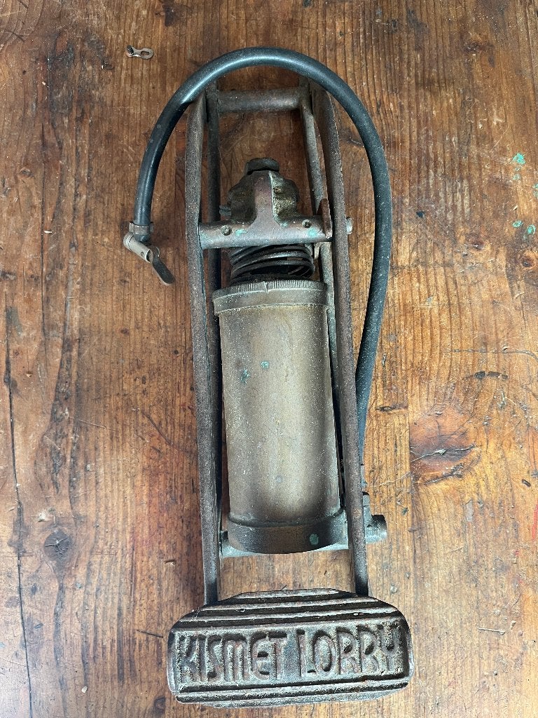 Voetpomp Kismet Lorry, Ophalen