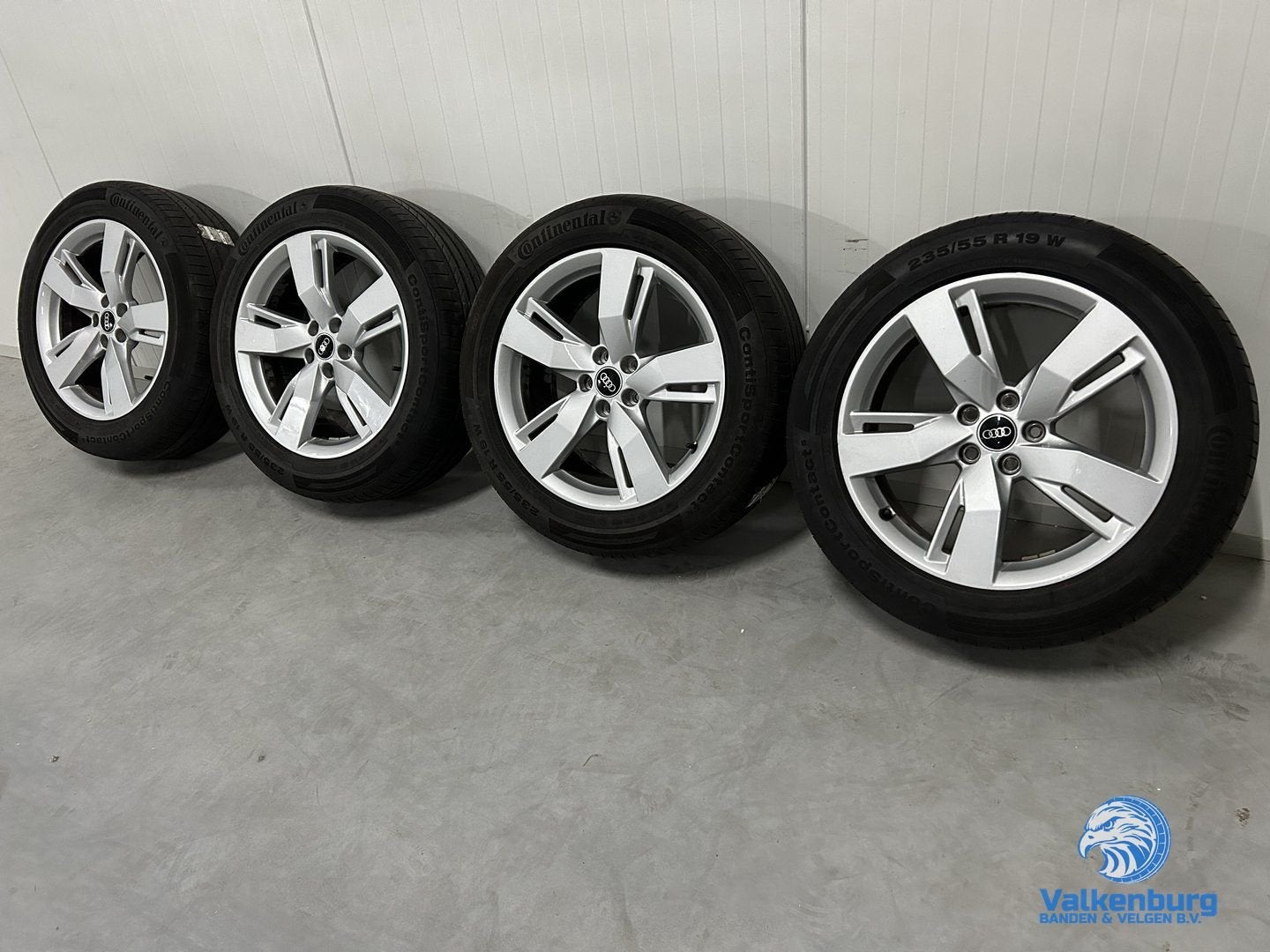 Originele Audi Q5 80A 19 inch velgen 5x112 zomerbanden 235/5