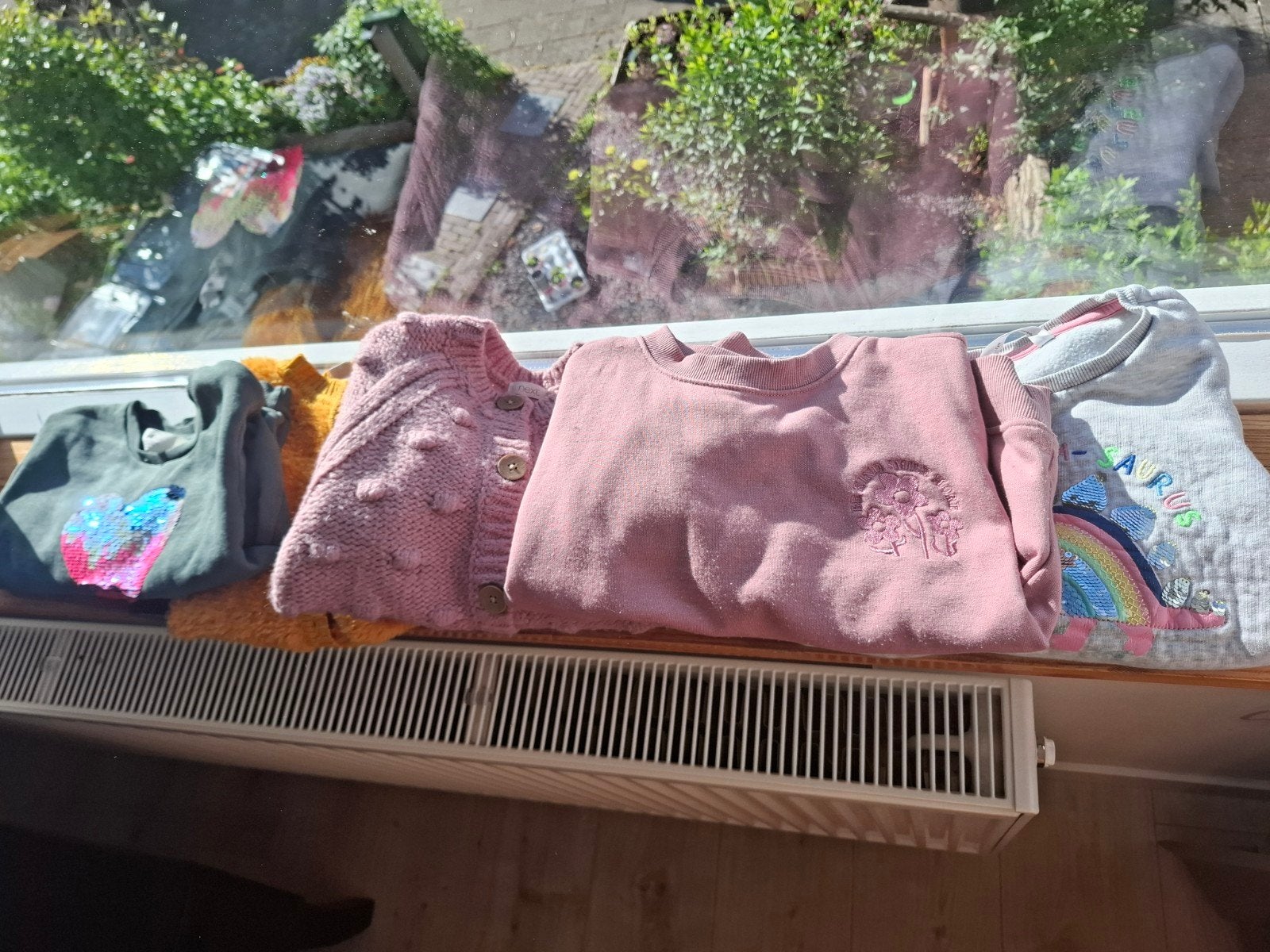 Gratis af te halen: Tas met meisjeskleding maat 98, Ophalen, Gebruikt, Meisje
