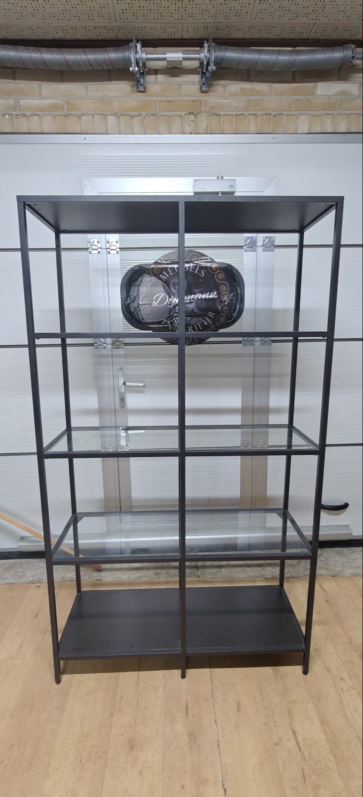 Strakke Vitrine Stelling met Glazen Planken, Met plank(en), Gebruikt, 100 tot 150 cm, Ophalen of Verzenden