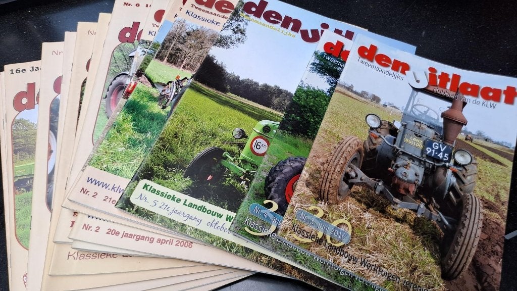Jaargangen KLW tijdschrift Den Uitlaat (15 stuks), Ophalen, Zo goed als nieuw, Damesbladen
