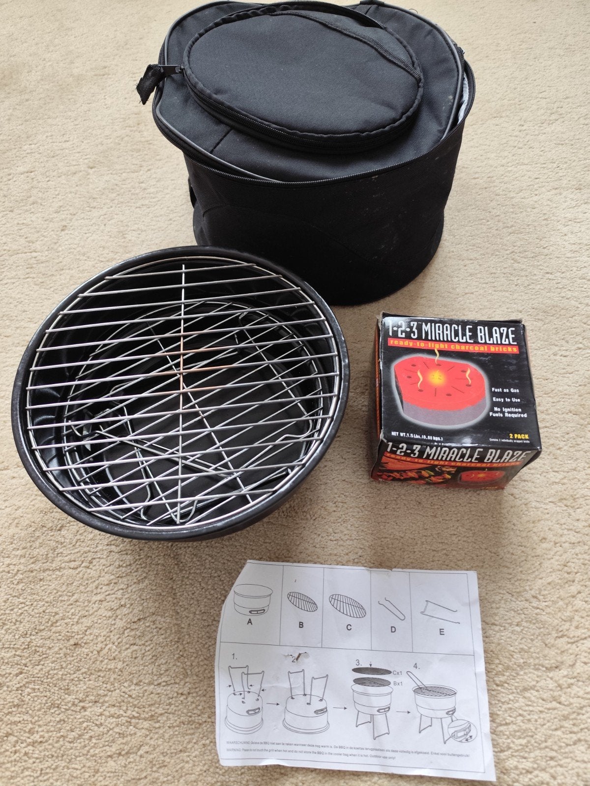 Draagbare BBQ met tas en aanmaakblokjes, Ophalen of Verzenden, Zo goed als nieuw, Onbekend