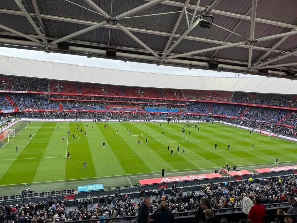 3 kaarten Feyenoord - FC Utrecht, Tickets en Kaartjes, Sport | Voetbal, Seizoenskaart, Drie personen of meer, September
