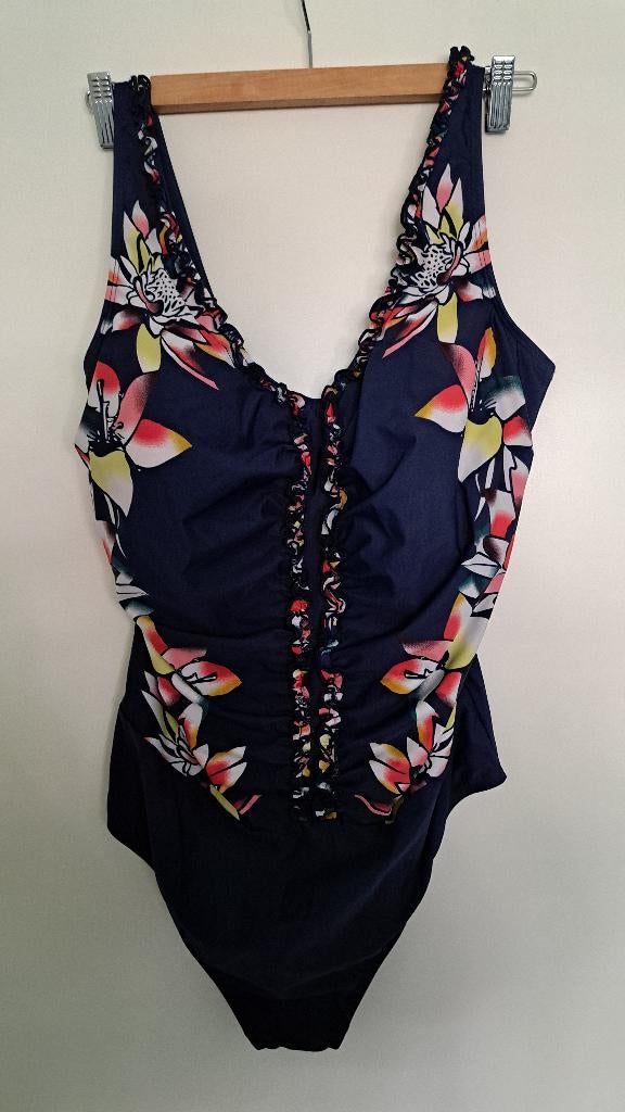 B 16 Mooi d.blauw gev. badpak mt 48 cup D, Kleding | Dames, Badmode en Zwemkleding, Ophalen of Verzenden, Zo goed als nieuw, Blauw