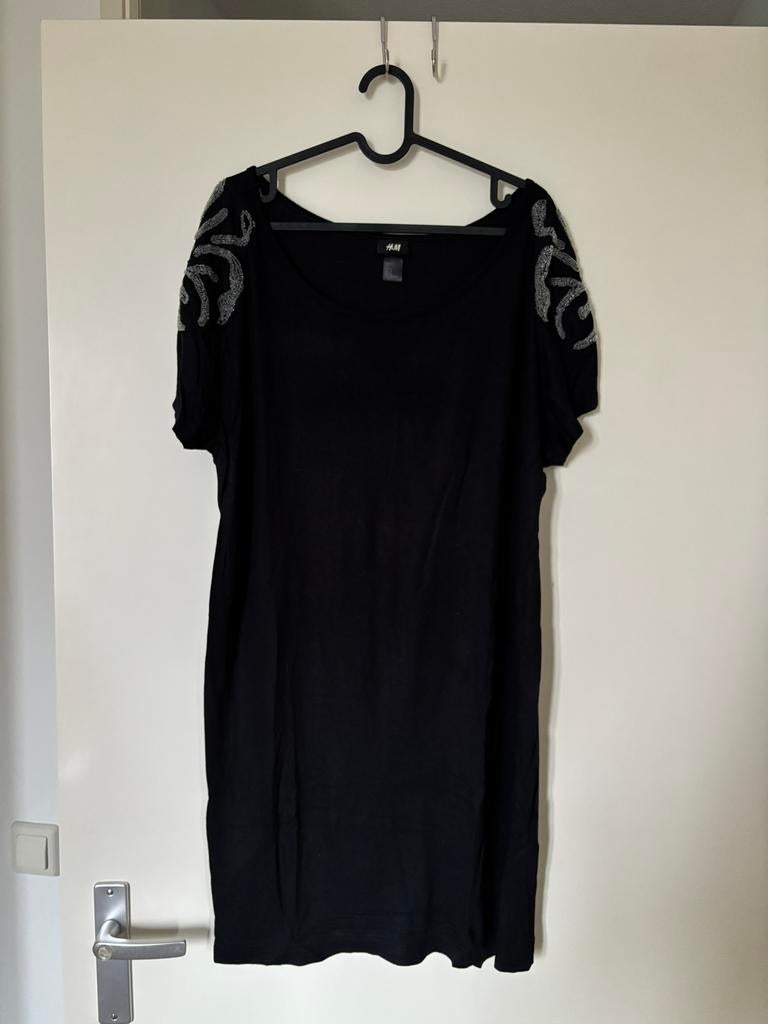 Nieuwe zwart jurk H&M met pailletten schouders maat M, Maat 38/40 (M), Zwart, Nieuw, Ophalen of Verzenden