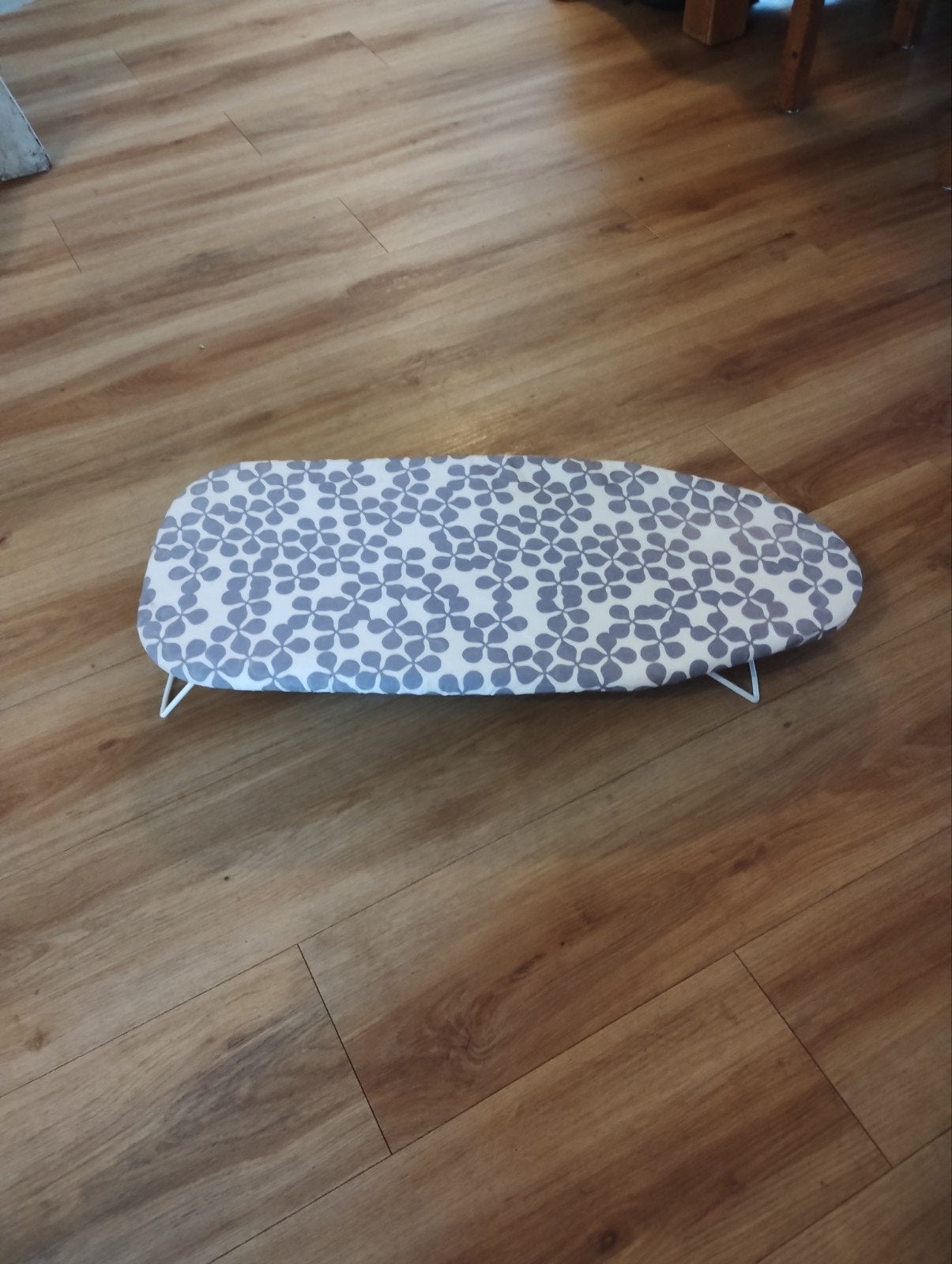 Compacte mini strijkplank met bloemenpatroon, Witgoed en Apparatuur, Strijkijzers en Strijkplanken, Ophalen, Zo goed als nieuw