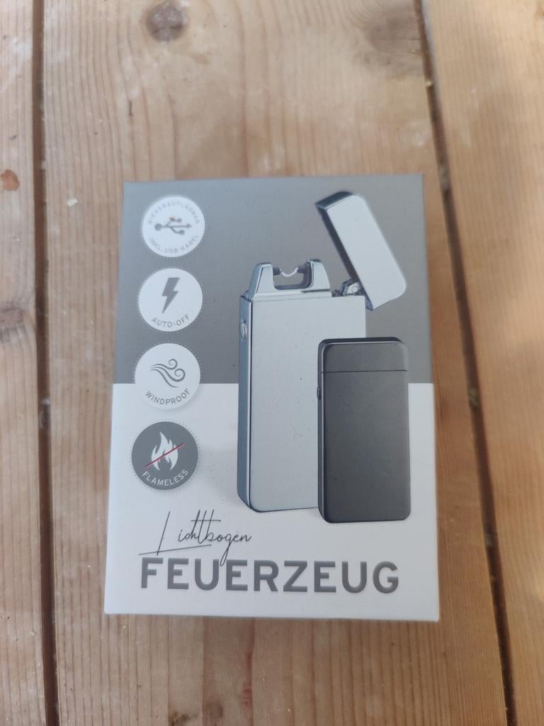 Restpartij 13 Nieuwe Oplaadbare Elektrische Aanstekers, Verzamelen, Ophalen of Verzenden