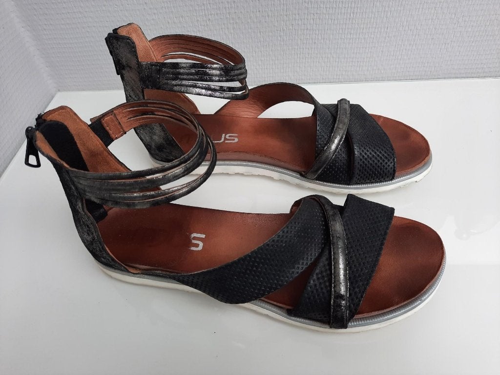 Schoenen Sandalen Mjus  Kleur : Zwart Maat : 40 NIEUWSTAAT, Zwart, Zo goed als nieuw, Mjus, Sandalen of Muiltjes