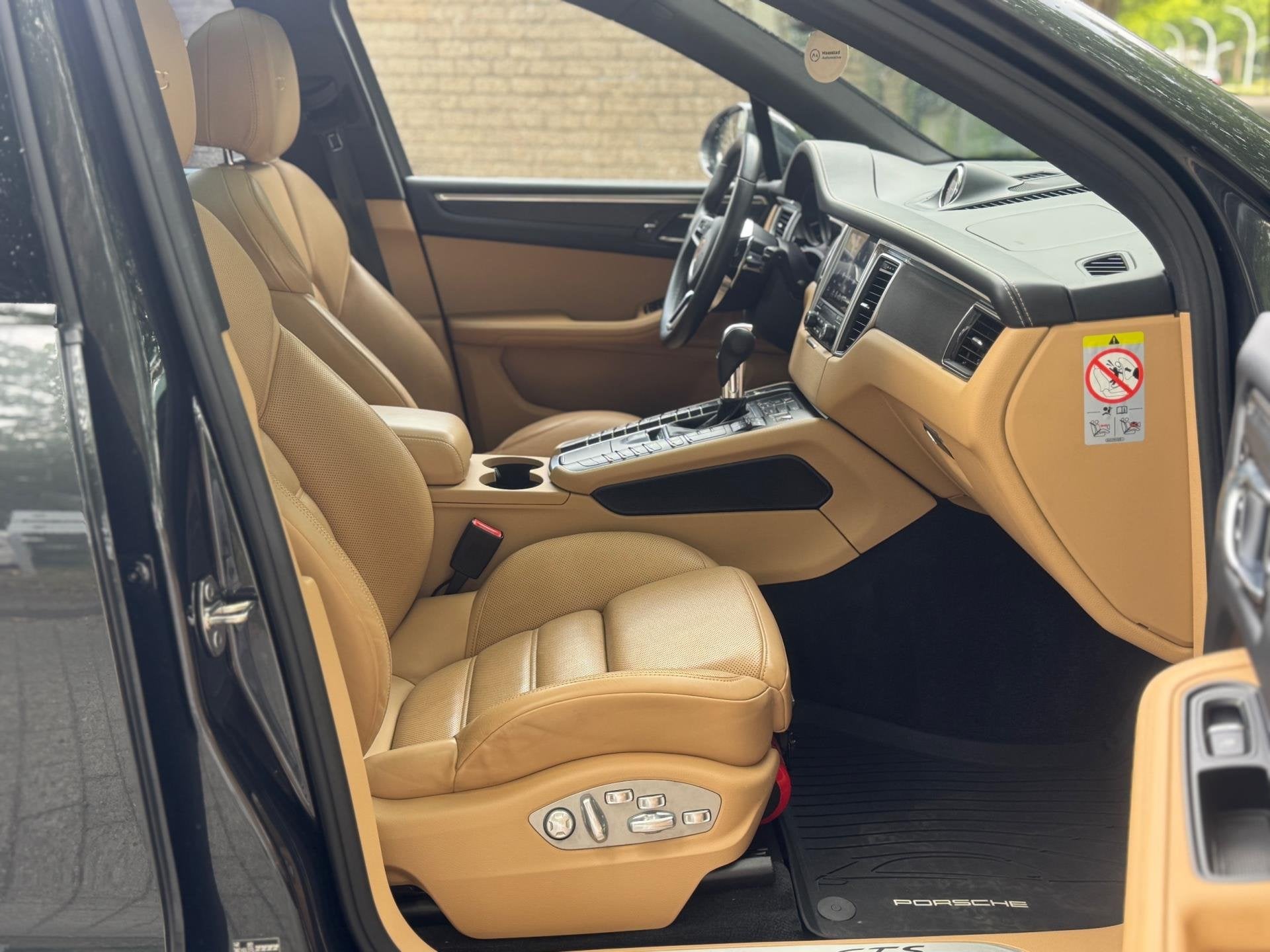 Foto 49 van Porsche Macan 3.0 GTS Burmester ACC Pano Cognac L Chrono Vol
