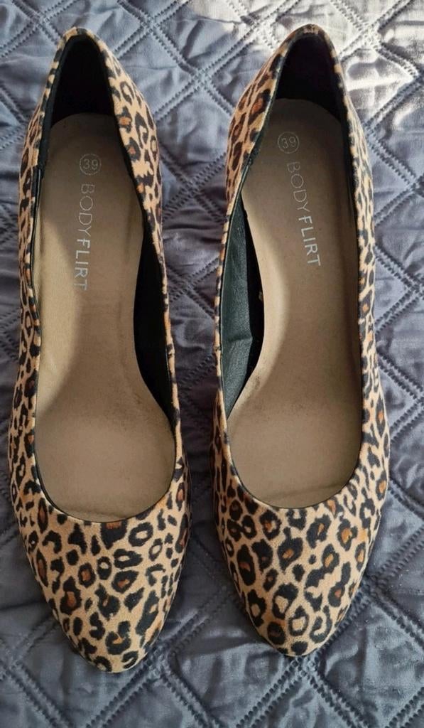 Nieuwe panterprint pumps maat 39, Kleding | Dames, Pumps, Overige kleuren, Nieuw, Ophalen of Verzenden