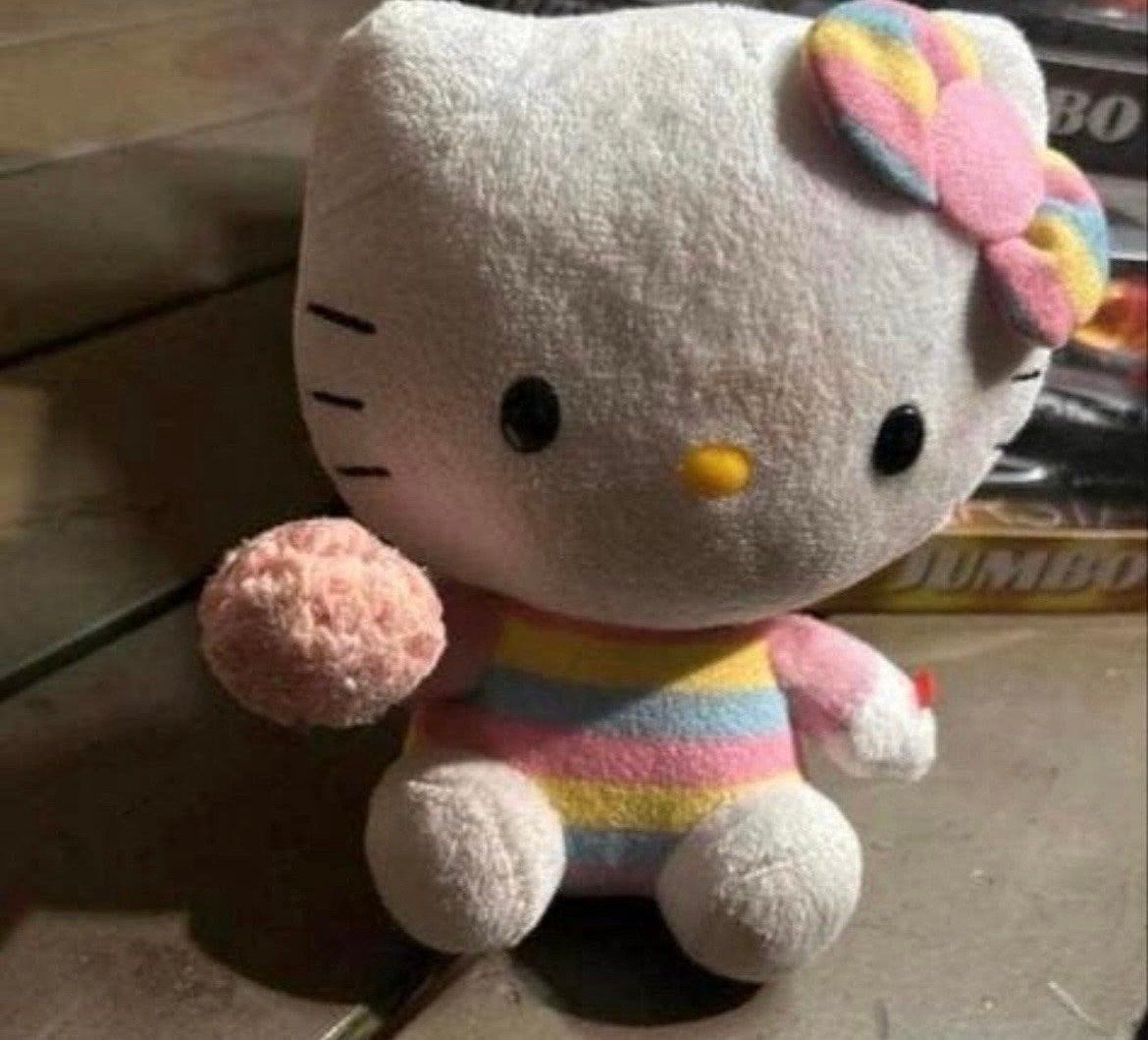 Hello Kitty knuffel met regenboog strik en shirt, Overige merken, Overige typen, Ophalen of Verzenden, Zo goed als nieuw