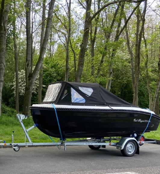 Sloep oudhuijzer 471 tender Nieuwstaat met trailer compleet!, Watersport en Boten, Motorboten en Motorjachten, Zo goed als nieuw