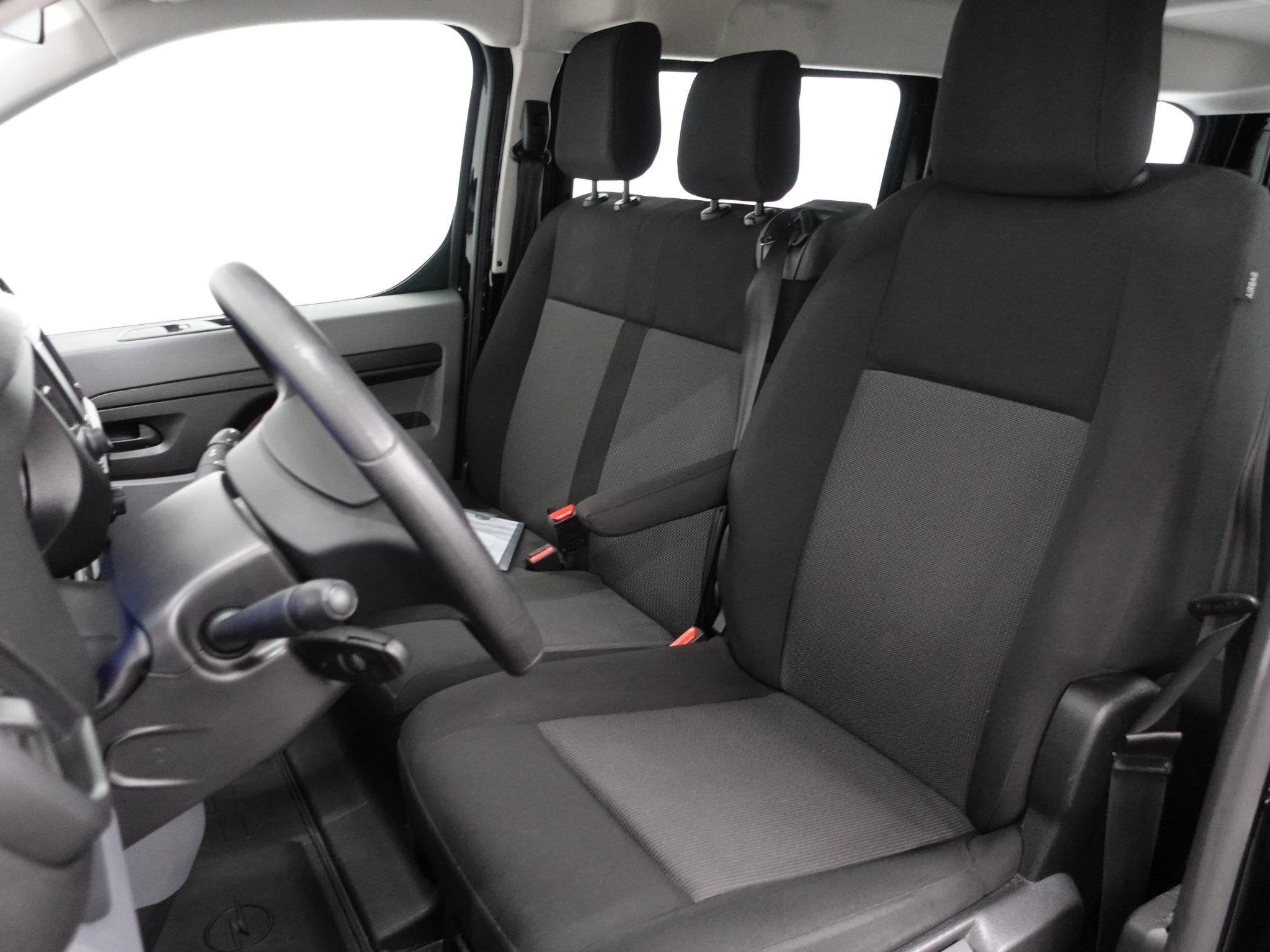Opel Vivaro-e Combi L3H1 75 kWh 9-persoons PERSONENBUS Airco, Auto's, Opel, Overige carrosserieën, 110 €/maand, 40 min, 329 km
