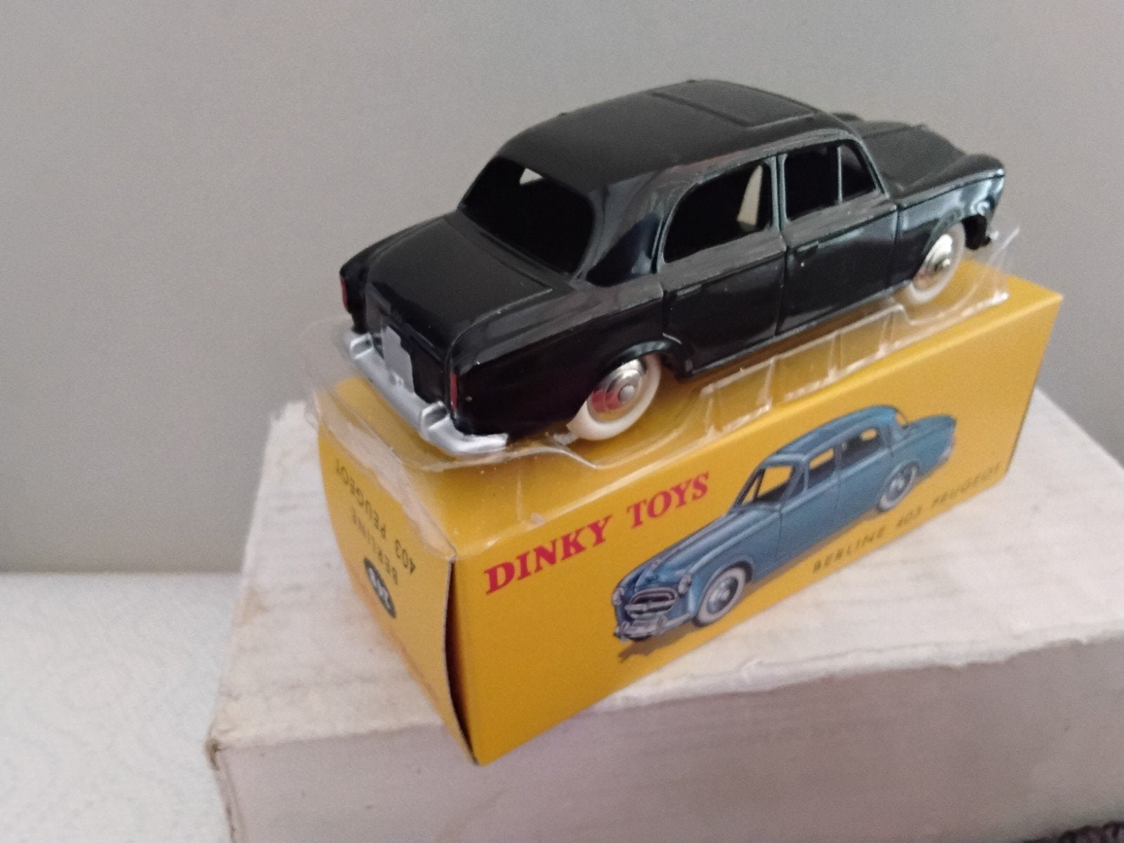 DINKY TOYS  ATLAS  BERLINE 403 PEUGEOT  NO 24 B, Verzenden, Zo goed als nieuw, Auto, Dinky Toys